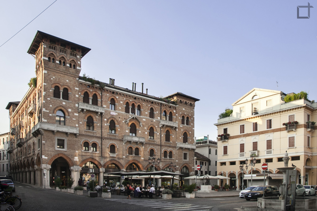 Palazzo Piazza San Vito