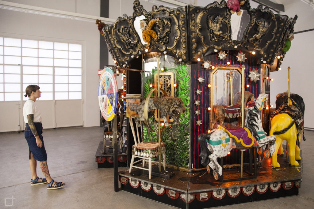 The Merry-Go-World or Begat By Chance and The Wonder Horse Trigger - Kienholz - Ingresso