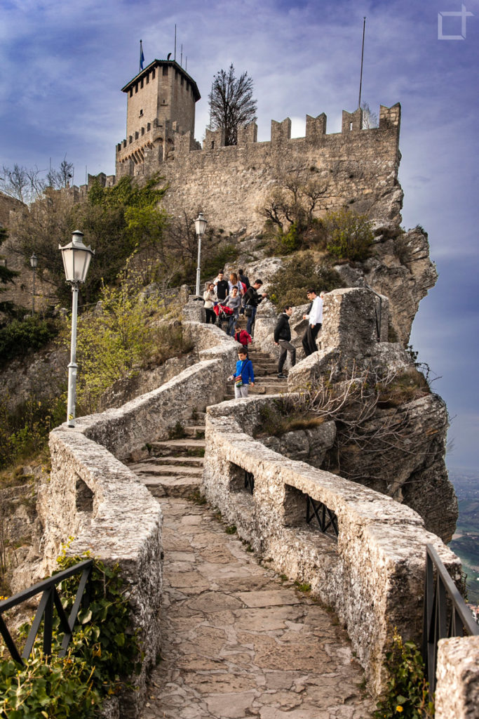 Torre Rocca o Guaita Sentiero delle Streghe