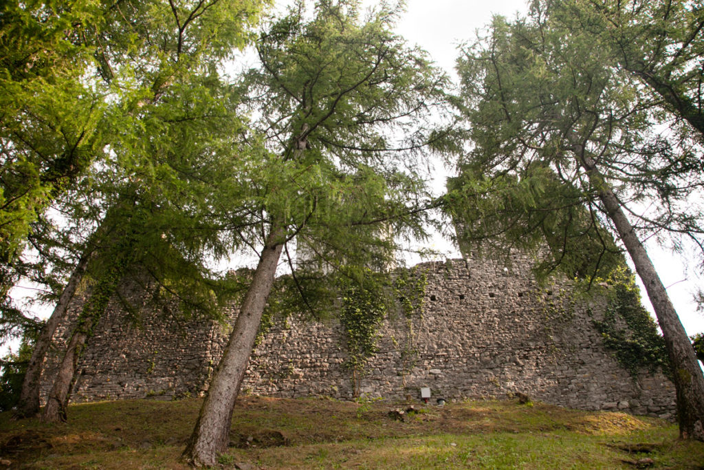 Mura di Castello di Vezio - Lecco
