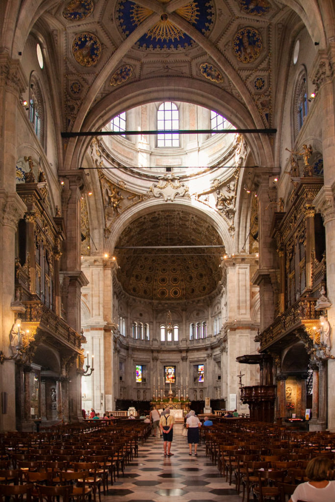 Interni del Duomo di Como