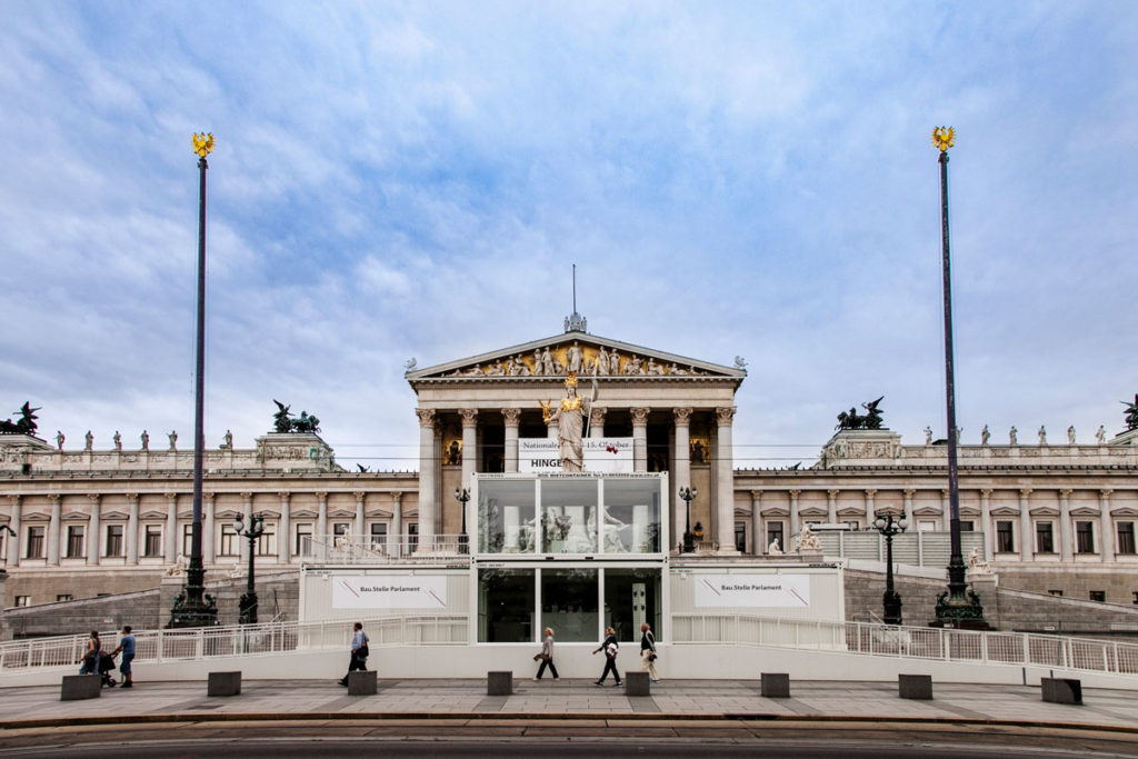 Facciata del Parlamento di Vienna
