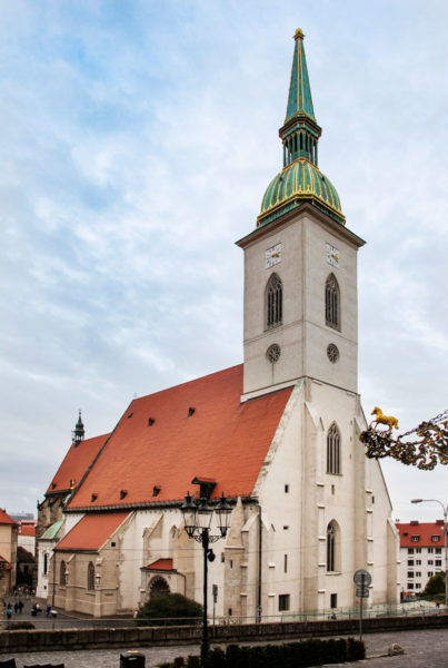 Facciata del duomo di Bratislava - Cattedrale di San Martino