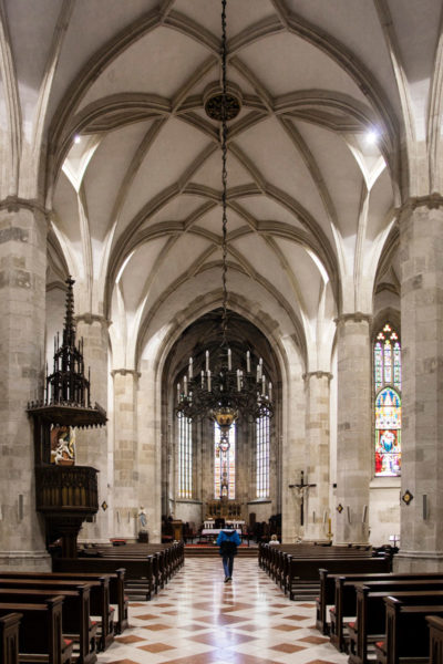 Interni e Altare della Chiesa di San Martino