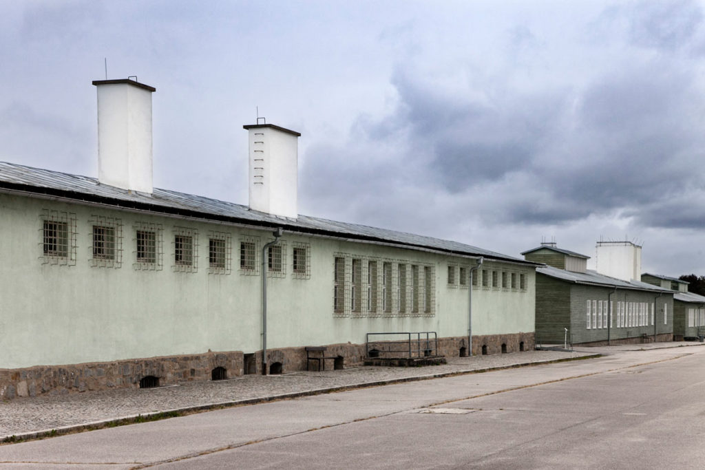 Prigione - Bunker e altre baracche dal cortile dell appello - Shoah