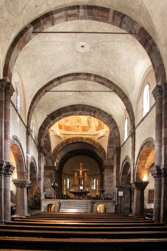 Panche e Volta - Dentro la chiesa di San Candido e San Corbiniano