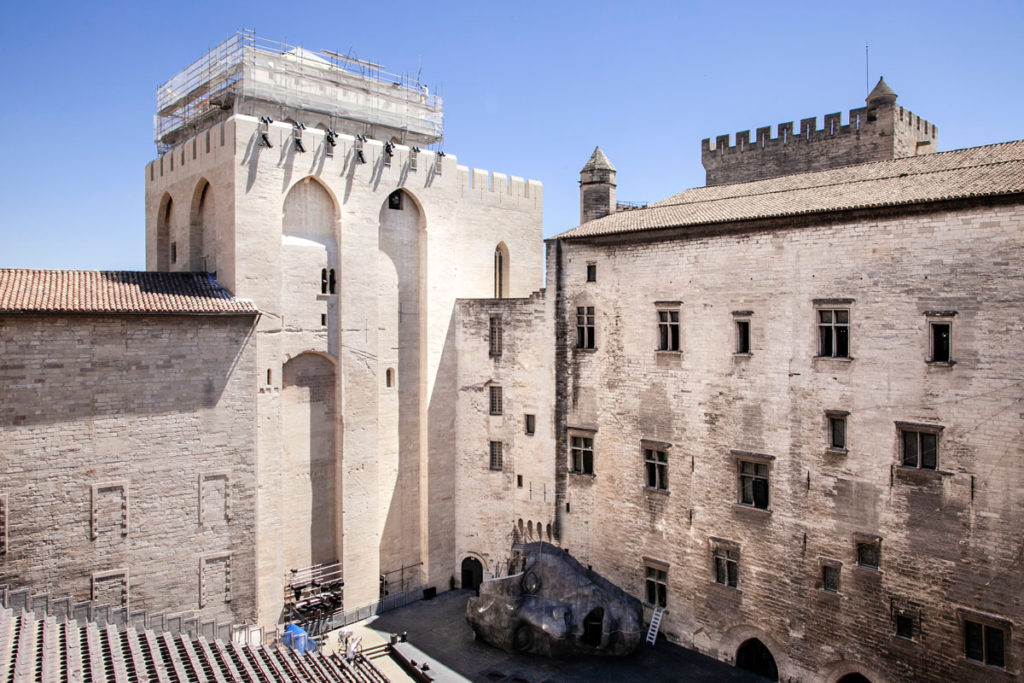 Cortile Interno allestito per il festival di Avignone - Palazzo dei Papi