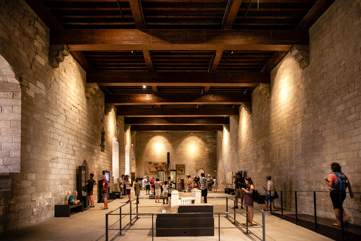 Dentro al Vieux Palais del Palazzo dei Papi di Avignone