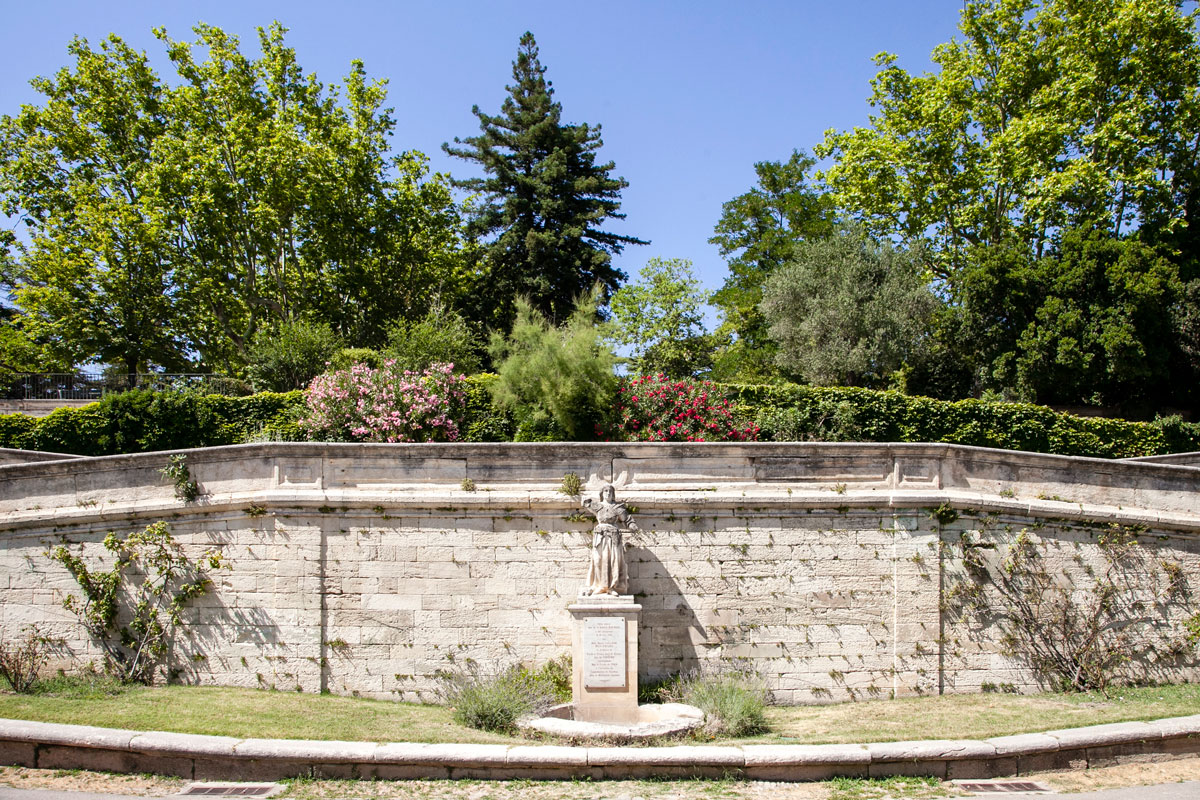 Fiori e verde in centro ad Avignone - Parco Rocher des Doms
