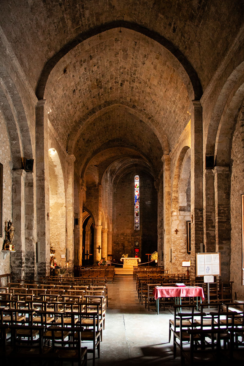 Interni della Chiesa Notre Dame de L'Assomption