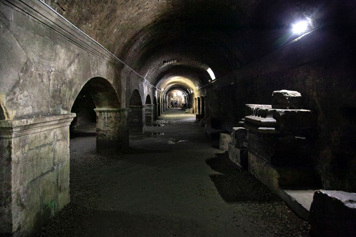 Schiavi e provviste nella Cryptoportiques - Arles sotterranea sotto il municipio