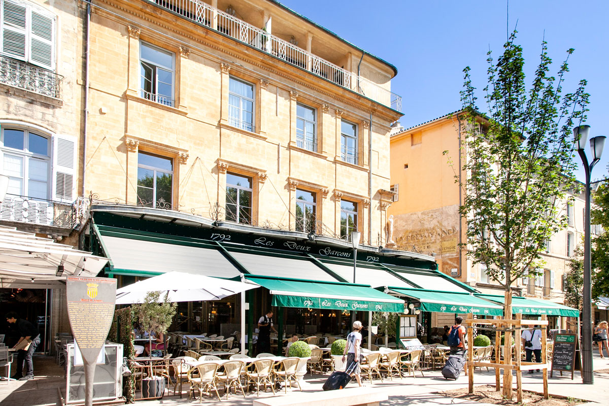 Cafe les deux garcons - Aix en Provence in Cours Mirabeau
