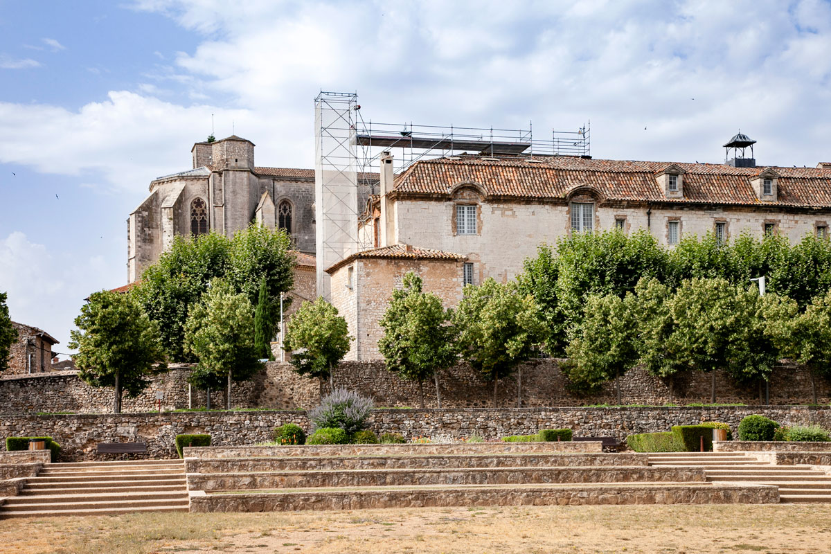 La basilica vista dai giardini de l'Enclos di Saint Maximin La Sainte Baume - Vecchi orti del convento