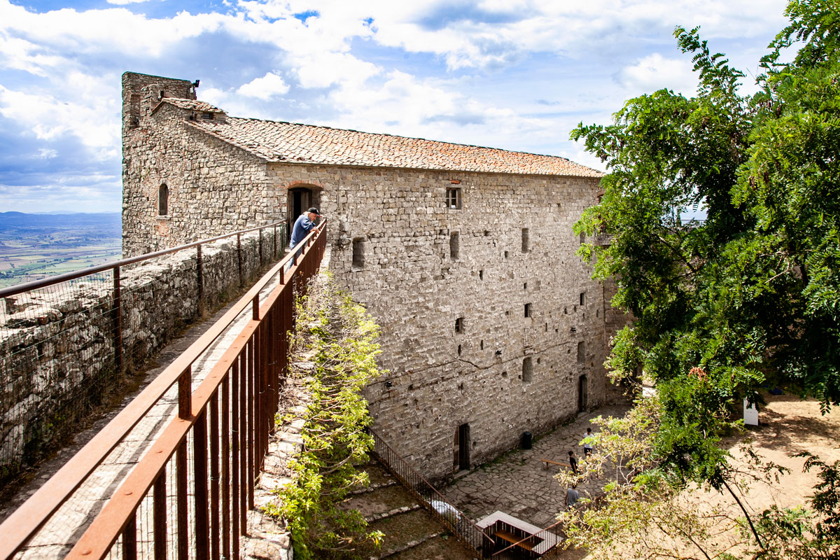 Passeggiata sulle mura della Fortezza del Girifalco - Cosa fare a Cortona