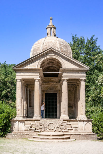 Tempio del Sacro Bosco - Racchiude le Spoglie dei coniugi Severi Bettini e di Giulia Farnese