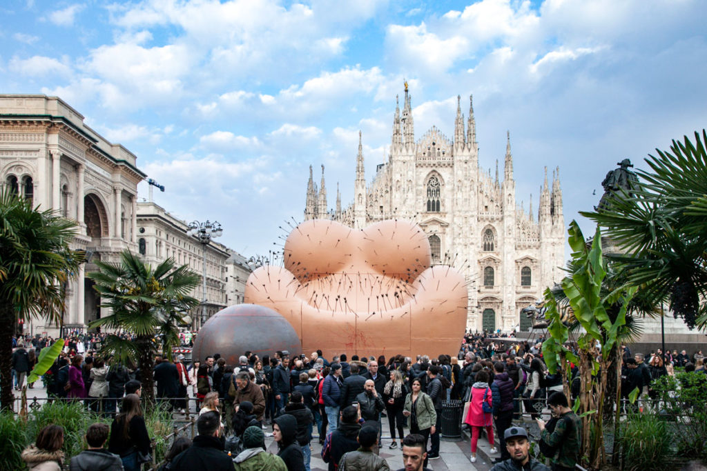 Maesta Sofferente di Gaetano Pesce in piazza Duomo - Fuorisalone 2019