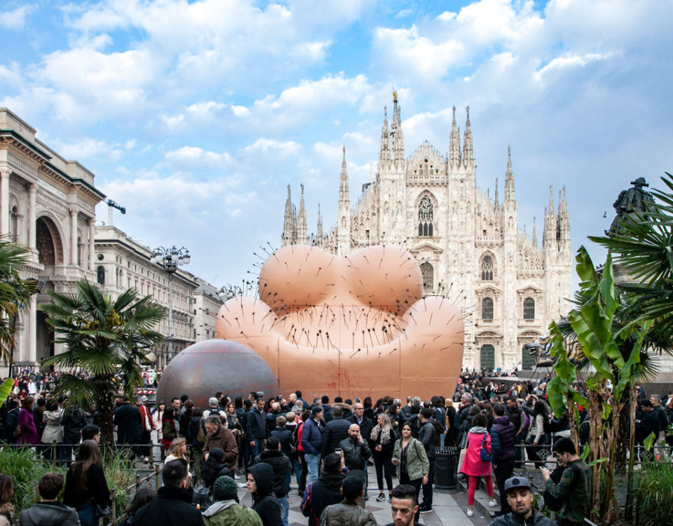 Maesta Sofferente di Gaetano Pesce in piazza Duomo - Fuorisalone 2019