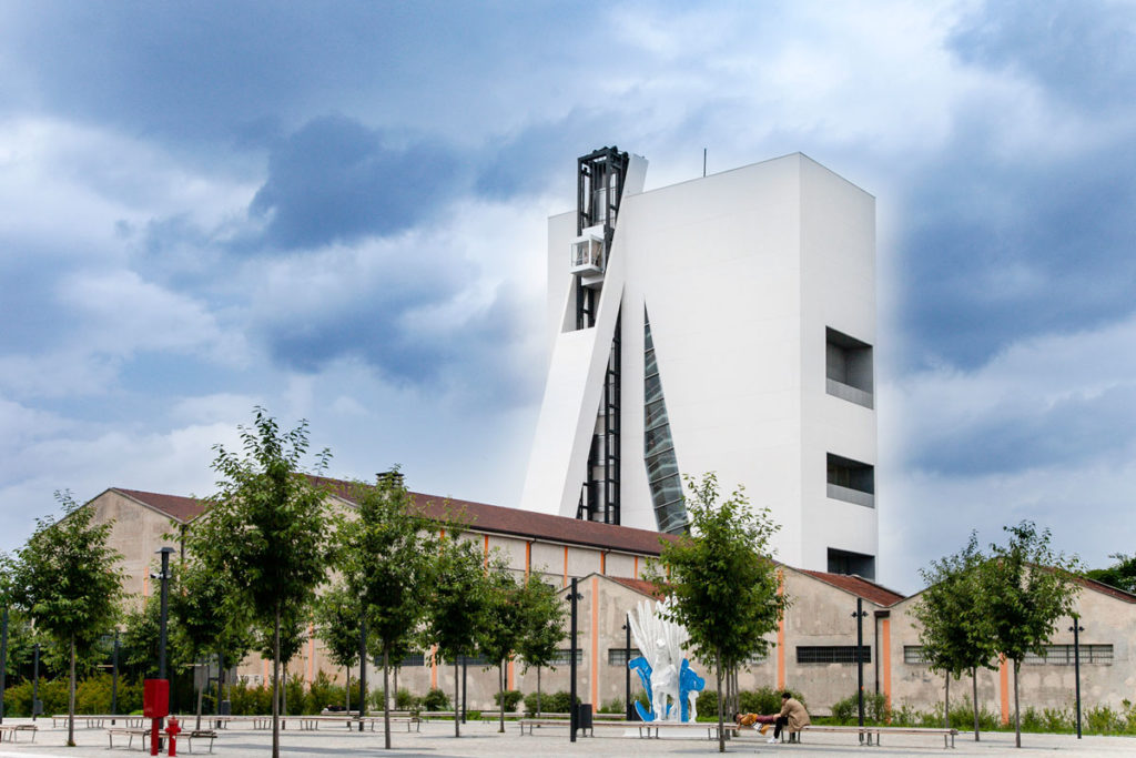 La Torre di Fondazione Prada a Milano e Ascensore