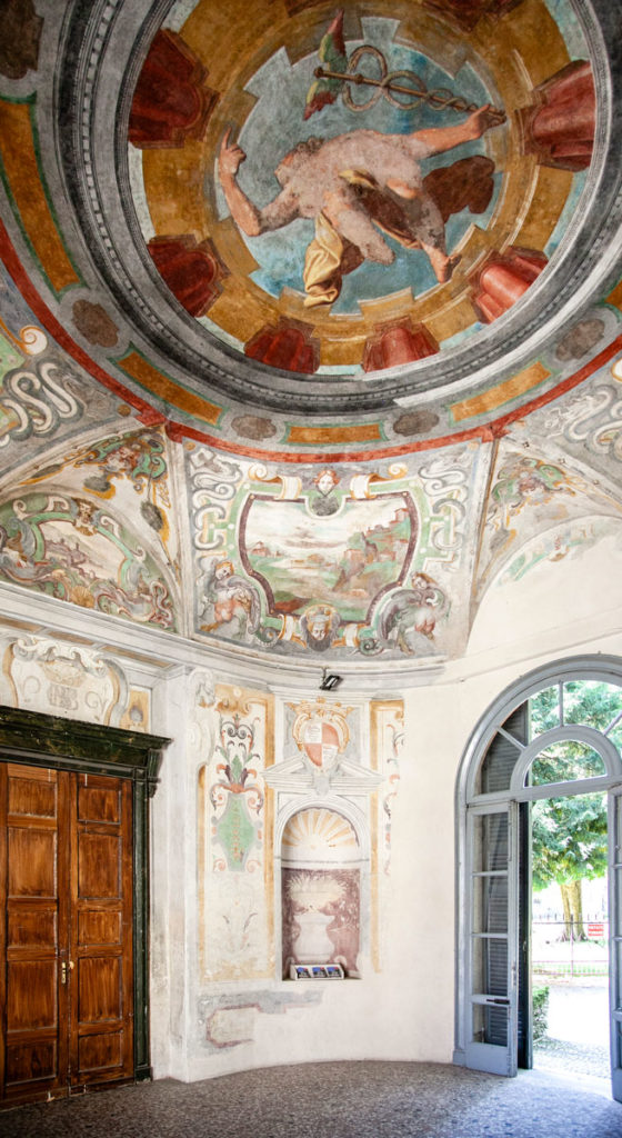 Rotonda del Mercurio - Crocevia del palazzo Cinquecentesco di Villa Litta Lainate