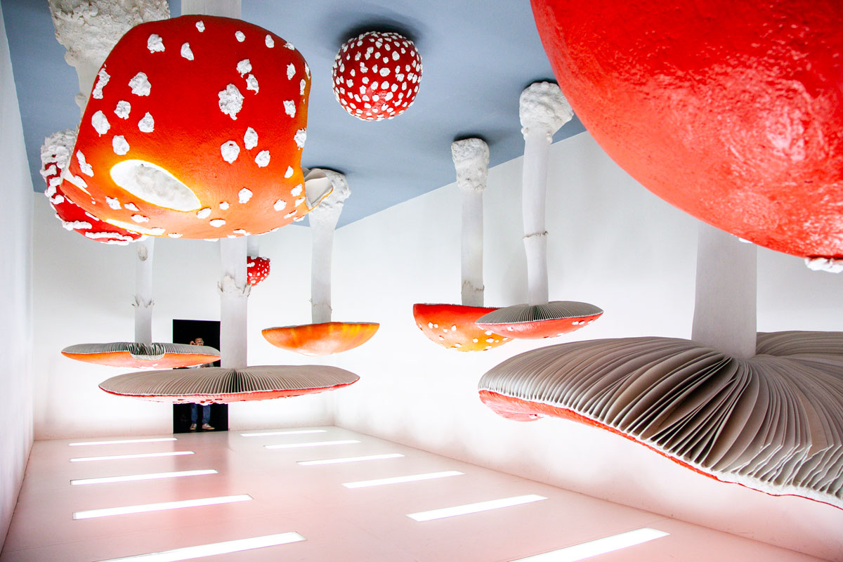 Upside Down Mushroom Room di Carsten Holler - Atlas a Fondazione Prada
