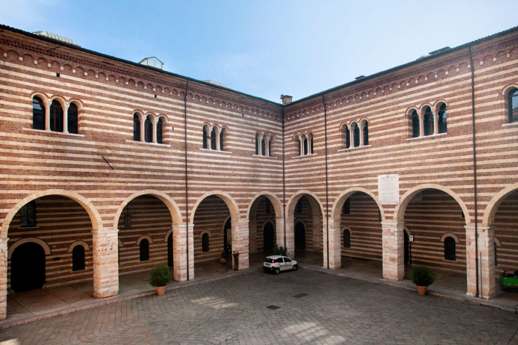 Cortile interno del palazzo della Ragione a Verona