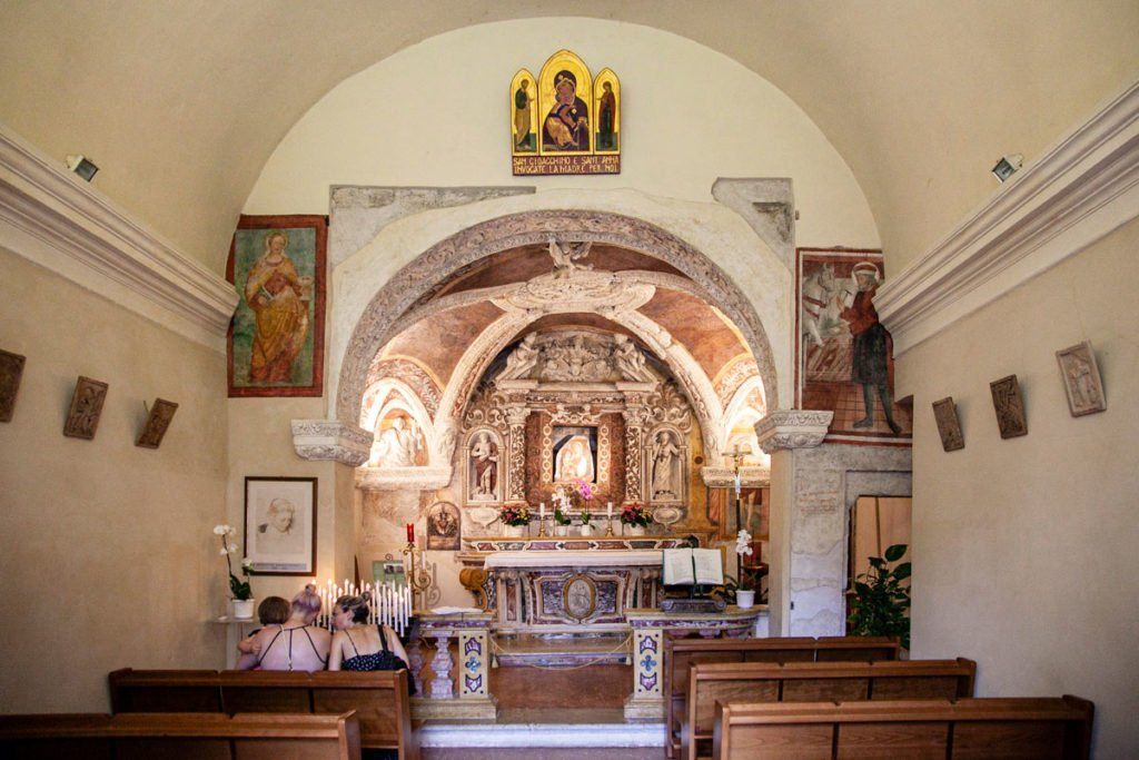 Interni della chiesa di Sant'Anna