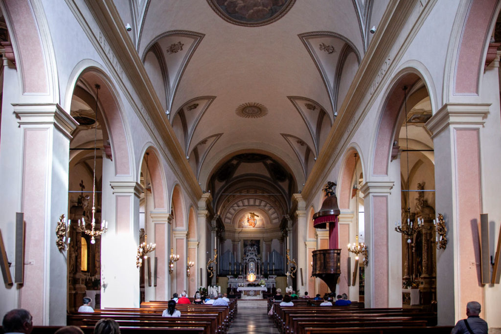 Interni della chiesa di Santa Maria Assunta