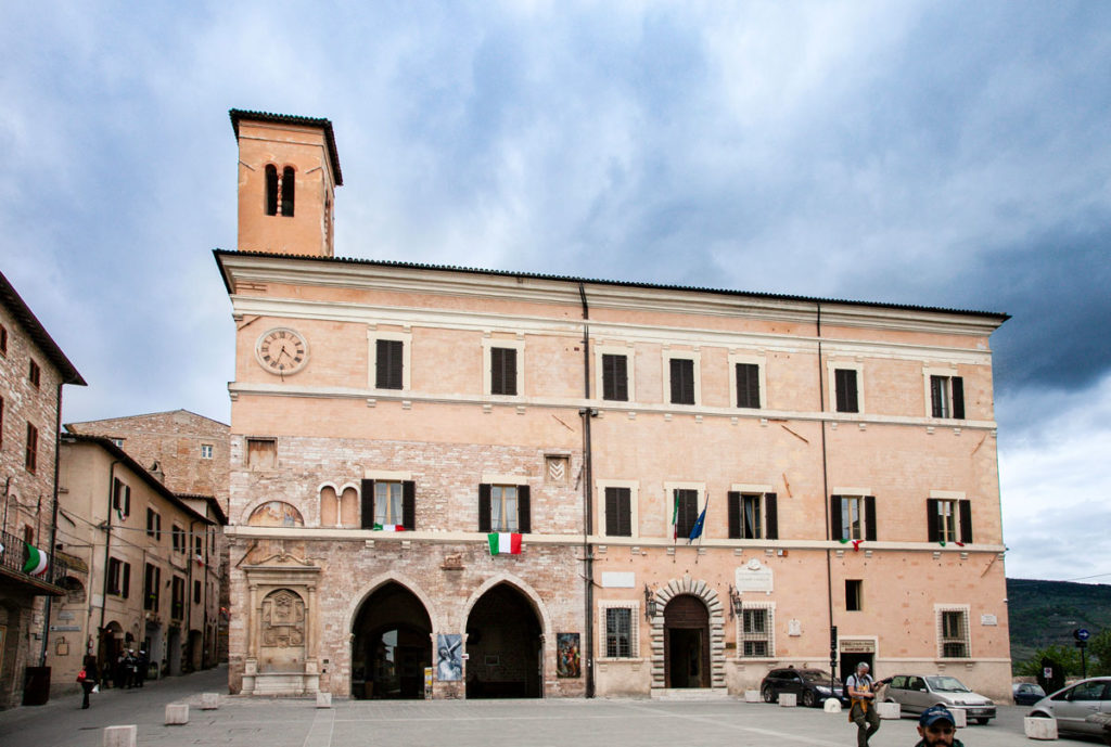 Palazzo Comunale di Spello con blocco del XIII secolo