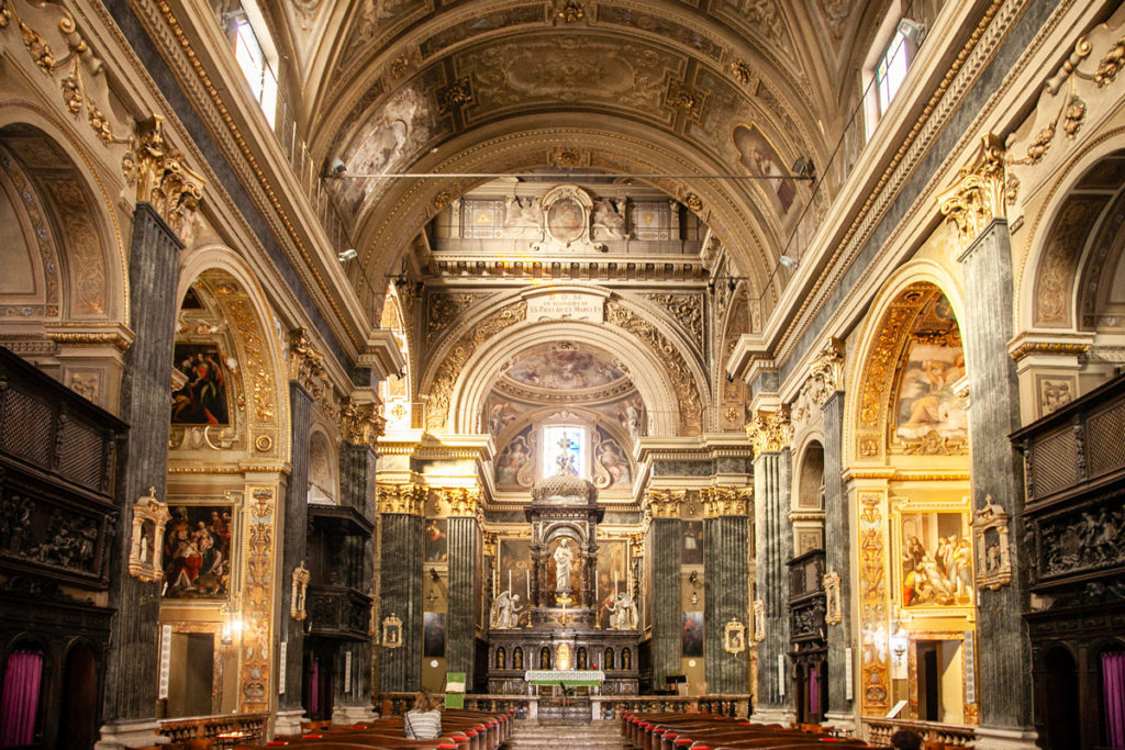 Interni della chiesa di San Matteo e San Marco - Decori in stile barocco