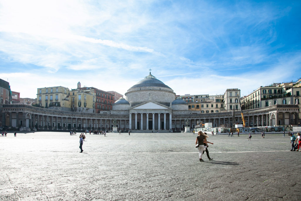 Piazza del Plebiscito - Cosa vedere a Napoli