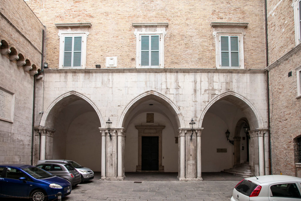 Cortile del palazzo del Governo ad Ancona