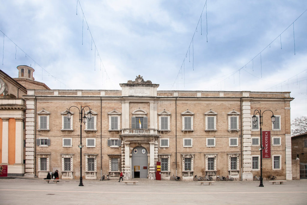 Palazzo Vescovile - Sede della Pinacoteca Diocesana in piazza Garibaldi