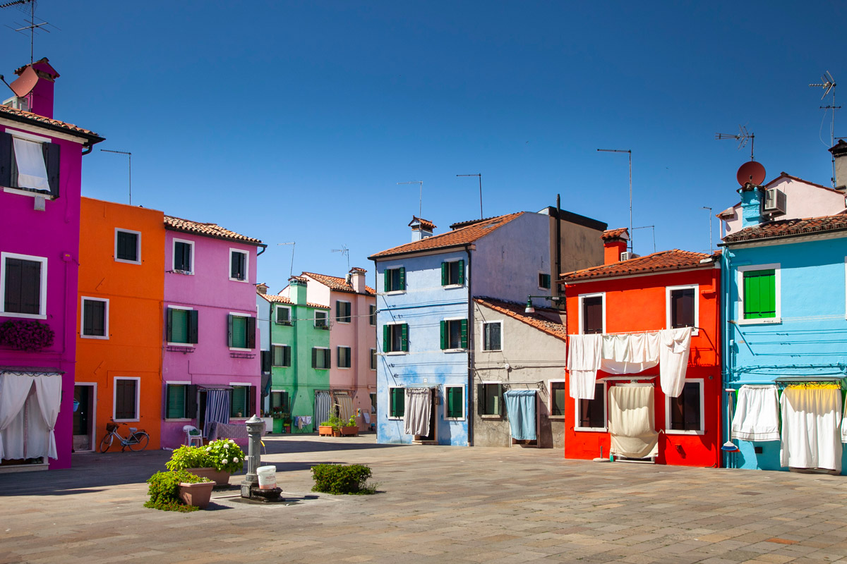 Campiello di Burano - Facciata delle case colorate