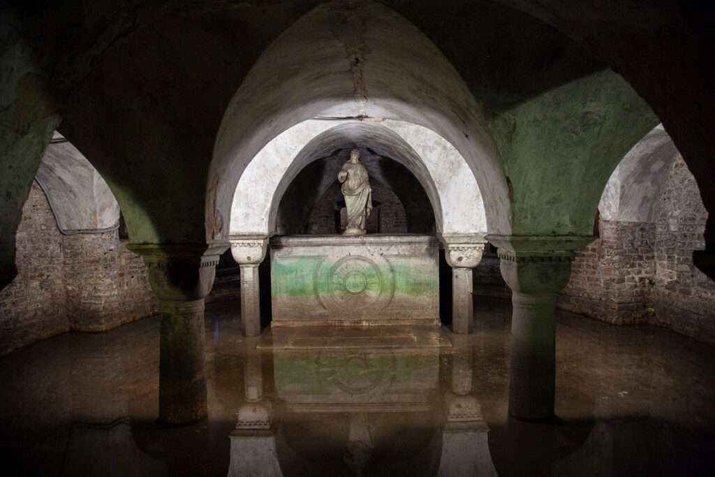 Cripta allagata nella chiesa di San Zaccaria a Venezia