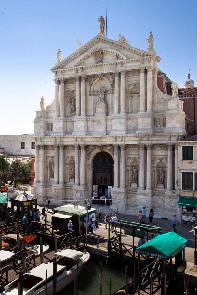 Facciata della chiesa di Santa Maria di Nazareth affacciata sul canal Grande di Venezia - Sestiere Cannaregio