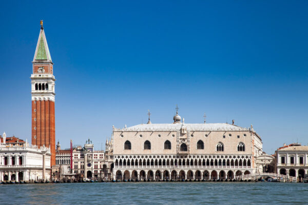 Palazzo ducale di Venezia visto dalla laguna