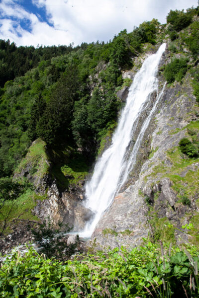 Salto di 98 metri della cascata di Parcines