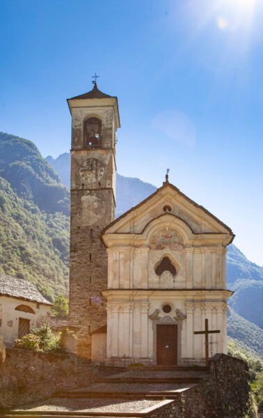 Facciata della chiesa di Lavertezzo - Santa Maria degli Angeli