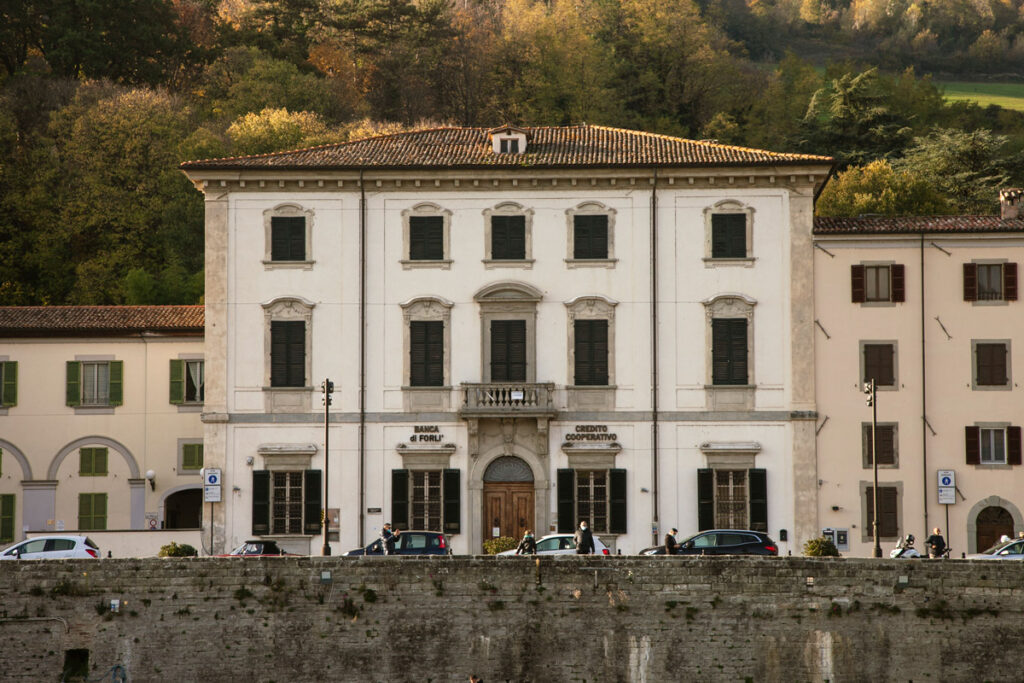 Facciata del Palazzo Giorgi o Palazzo Mortani sul fiume Bidente