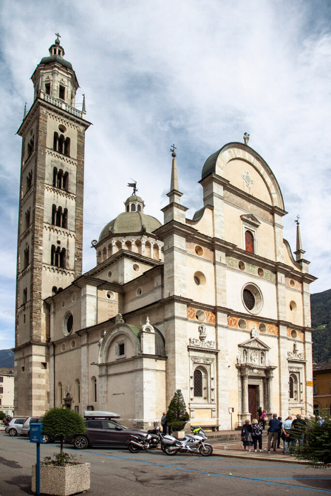 Facciata e campanile del Santuario della Madonna di Tirano