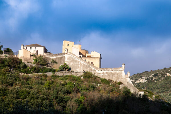 Fianco del fortino Castel San Giovanni a Finalborgo