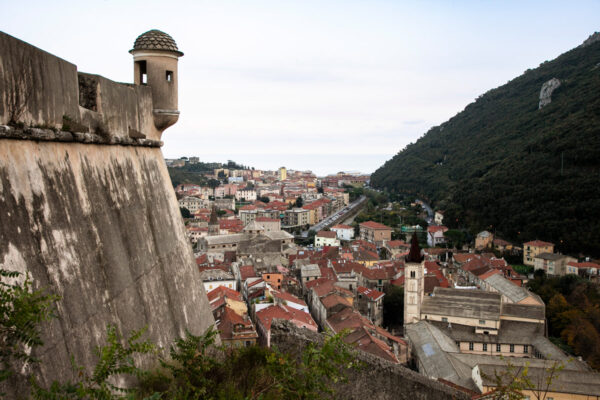 Finalborgo - Panorama da Castel Gavone