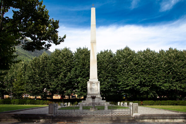 Giardini pubblici di Piazza Marinoni e Monumento ai caduti