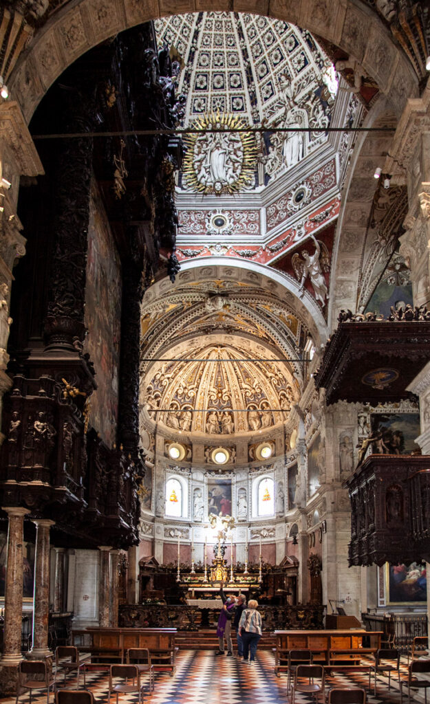 Navata interna del Santuario della Madonna di Tirano