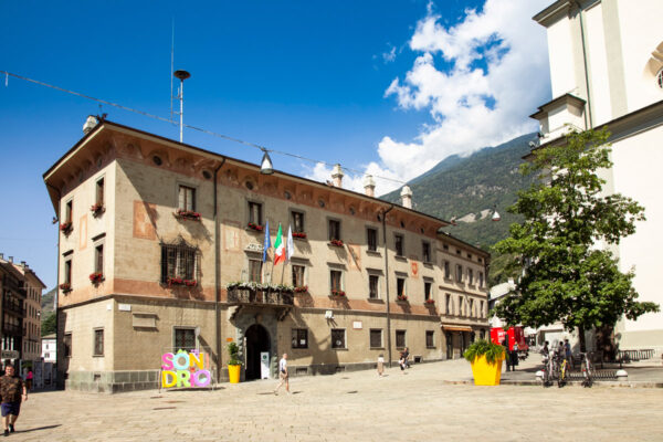 Palazzo Pretorio di Sondrio su piazza Campello