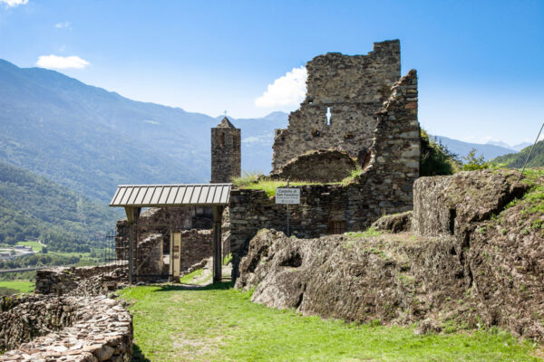 Resti del Castello di San Faustino a Grosio - Fondato tra il X e XI secolo