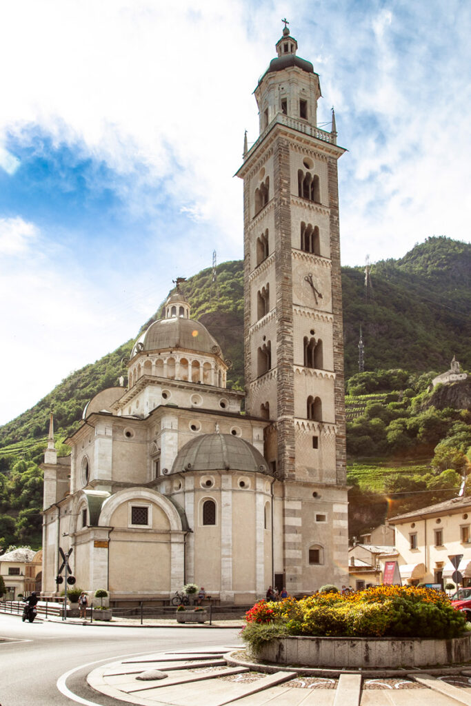 Santuario della Madonna di Tirano - Vista abside cupole e campanile