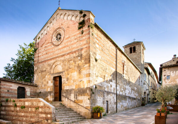 Facciata della Chiesa di Santa Maria in Canonica - Colle Val d'Elsa