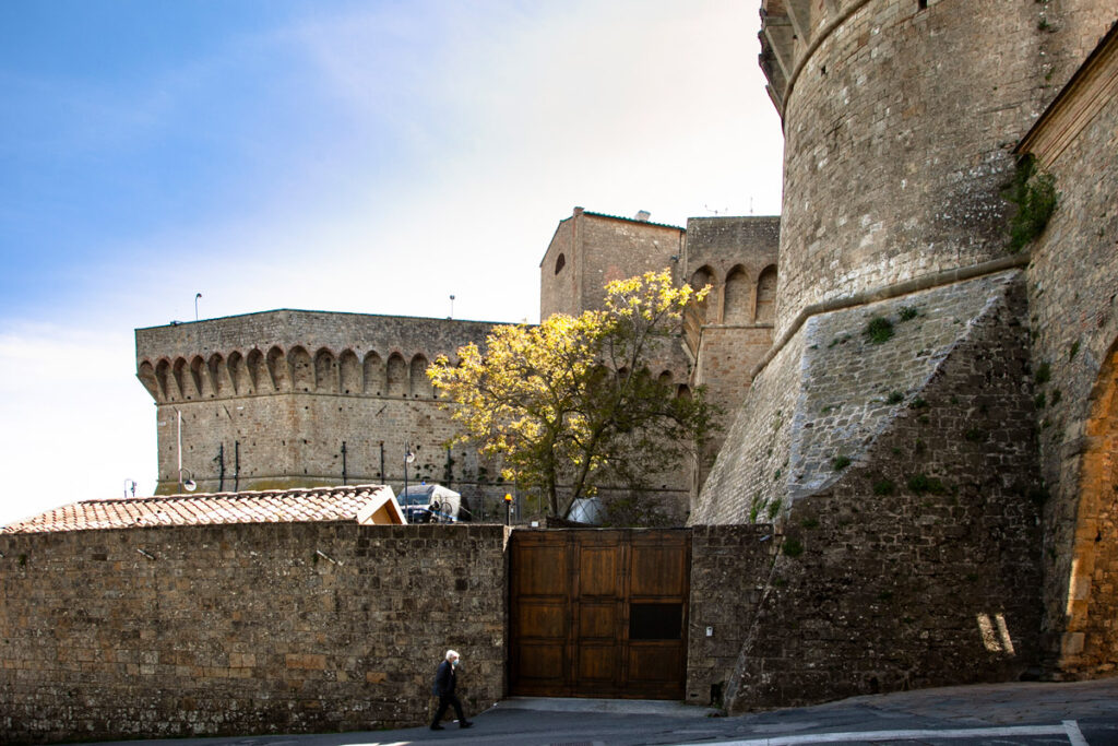 Fortezza Medicea di Volterra vista da fuori le mura