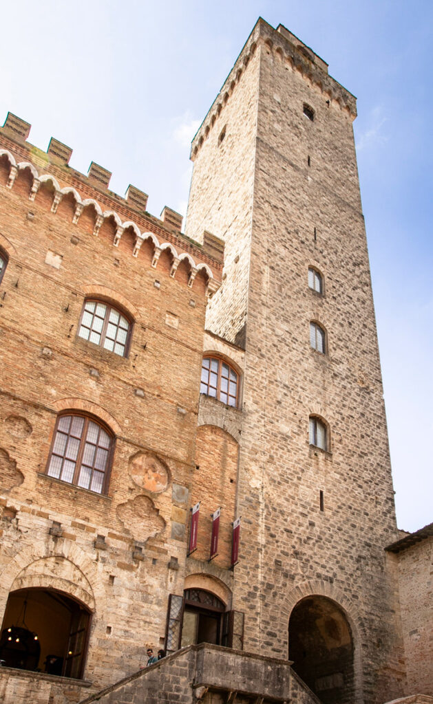 Torre Grossa al fianco del palazzo comunale di San Gimignano